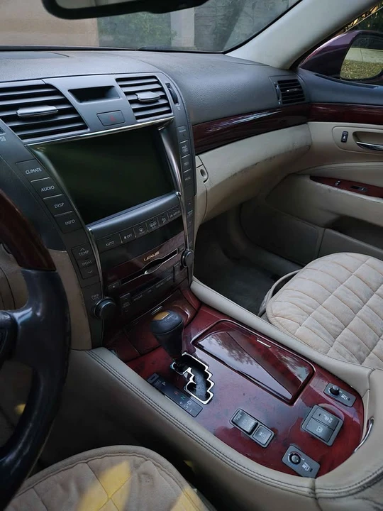 2008 Lexus LS 4th Gen - Image 5 of 9