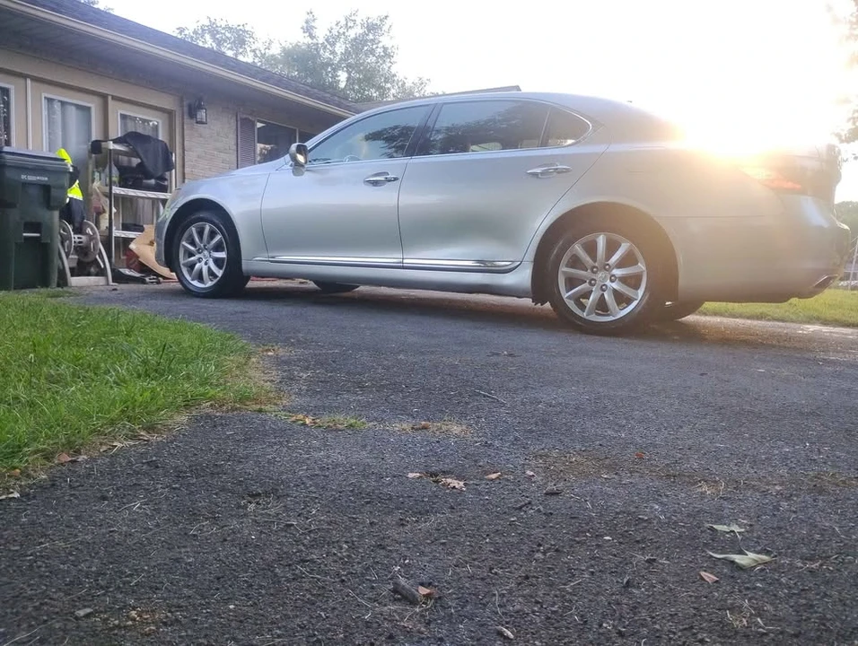 2008 Lexus LS 4th Gen - Image 5 of 6