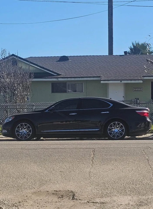2008 Lexus LS 4th Gen - Image 4 of 7