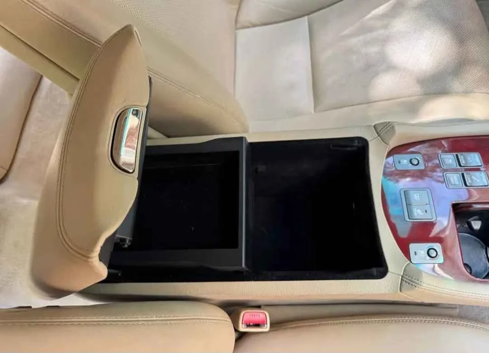 2008 Lexus LS 4th Gen - Image 5 of 7