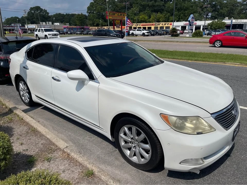 2008 Lexus LS 4th Gen - Image 5 of 9
