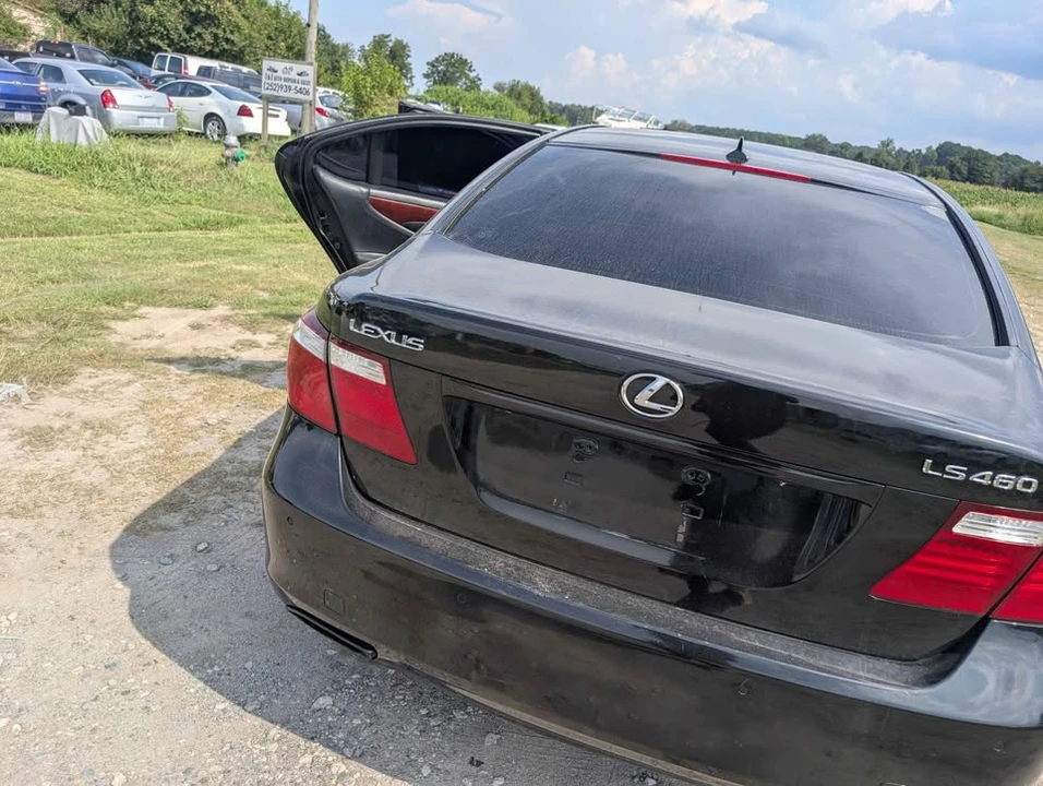 2008 Lexus LS 4th Gen - Image 13 of 18
