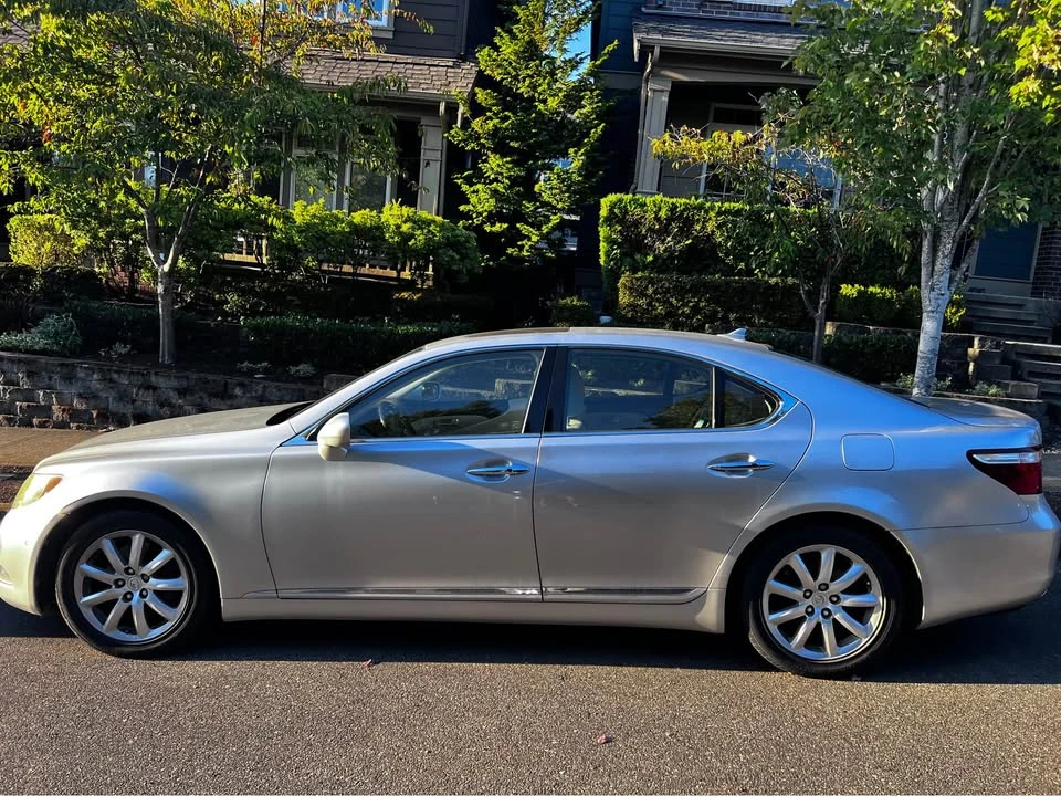 2008 Lexus LS 4th Gen - Image 5 of 5