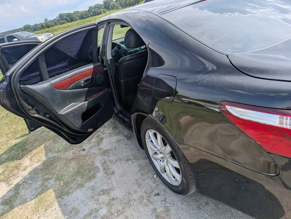 2008 Lexus LS 4th Gen - Image 12 of 18