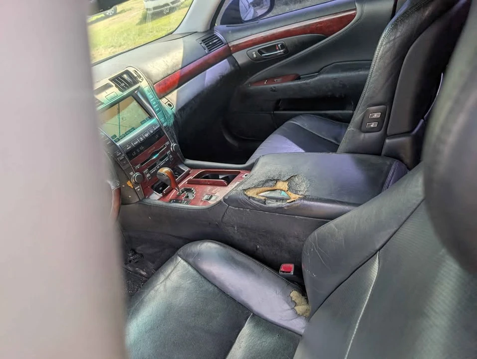 2008 Lexus LS 4th Gen - Image 15 of 18