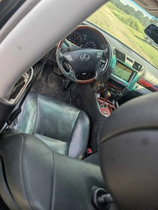 2008 Lexus LS 4th Gen - Image 14 of 18