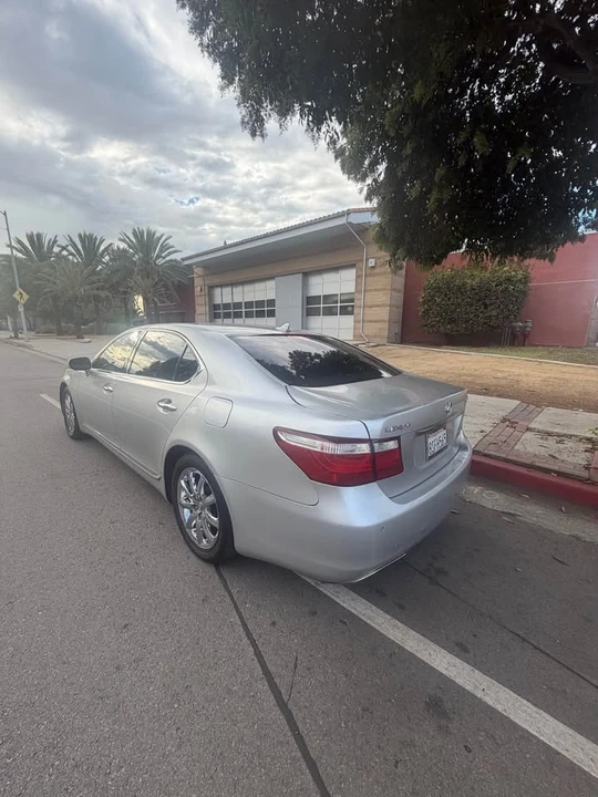 2008 Lexus LS 4th Gen - Image 10 of 11
