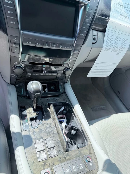 2008 Lexus LS 4th Gen - Image 7 of 10
