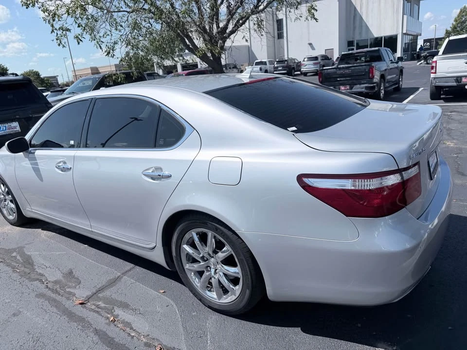 2008 Lexus LS 4th Gen - Image 5 of 10