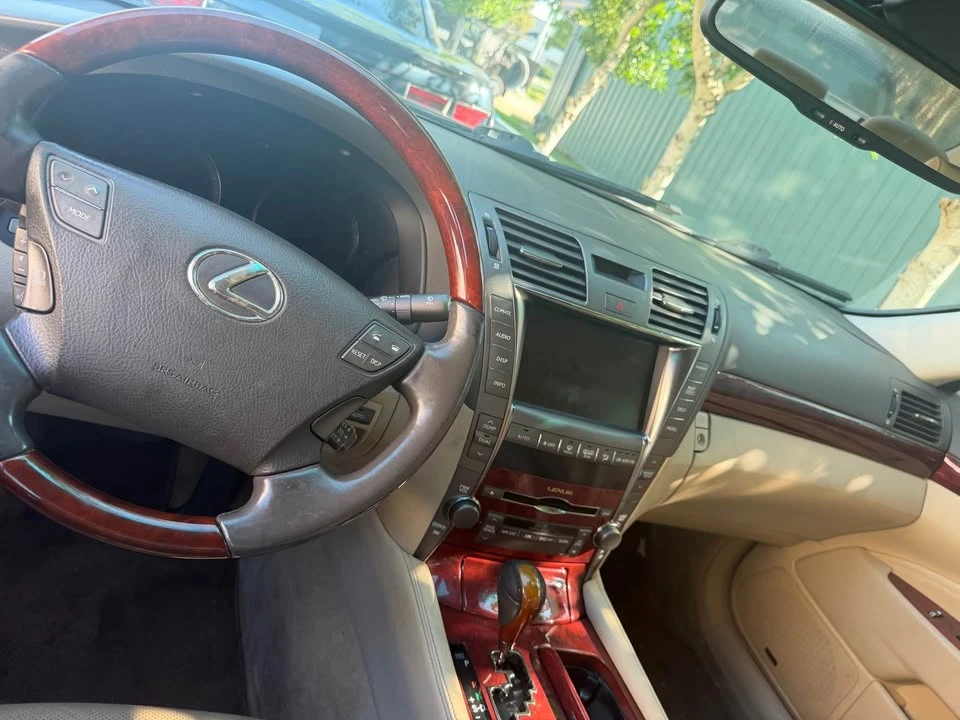2008 Lexus LS 4th Gen - Image 5 of 12