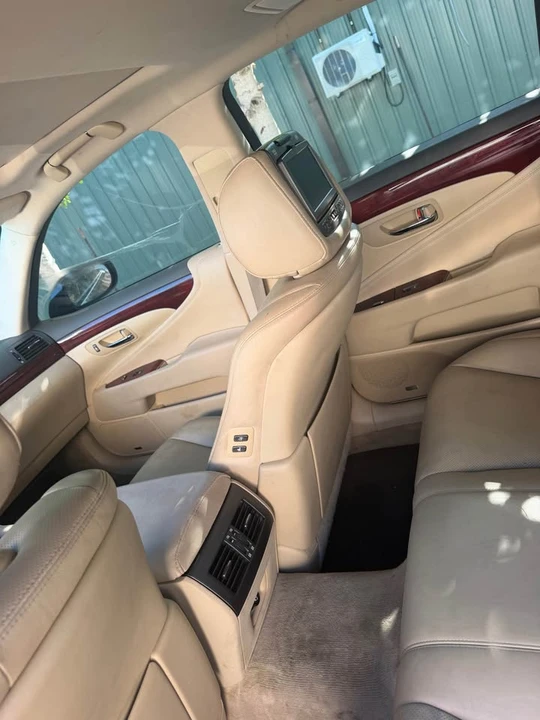 2008 Lexus LS 4th Gen - Image 9 of 12