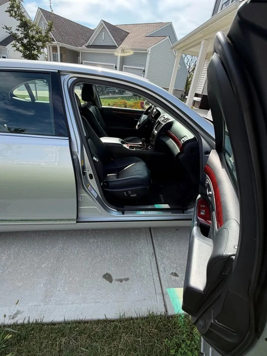2008 Lexus LS 4th Gen - Image 6 of 13