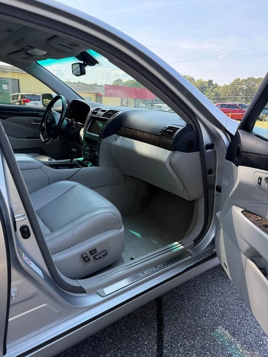 2008 Lexus LS 4th Gen - Image 9 of 11