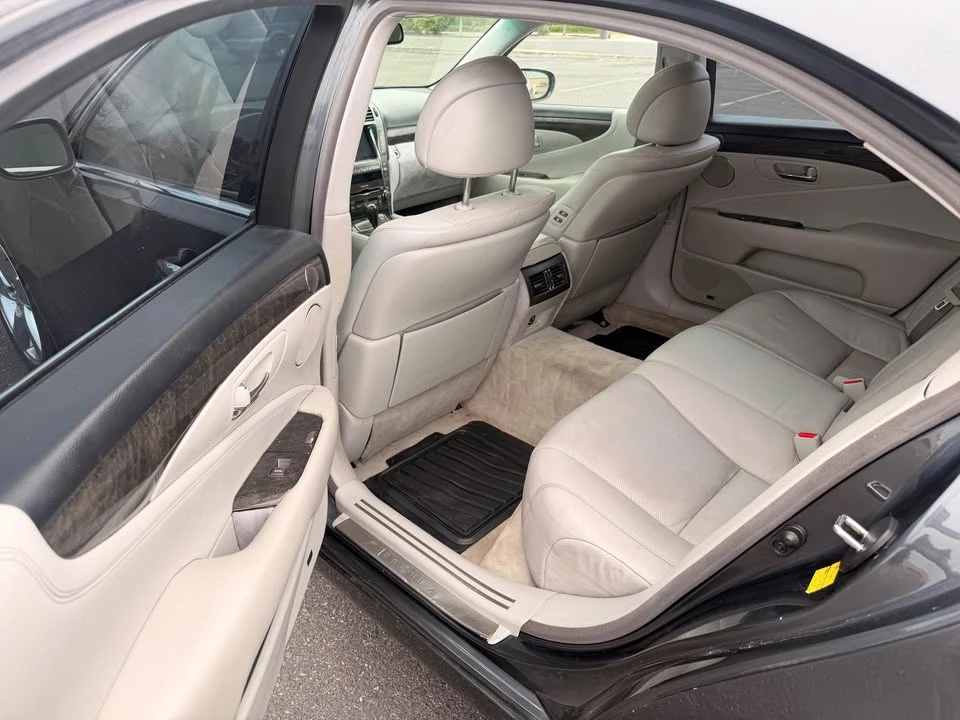 2008 Lexus LS 4th Gen - Image 5 of 12
