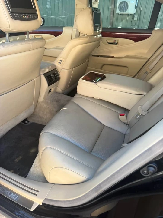 2008 Lexus LS 4th Gen - Image 10 of 12