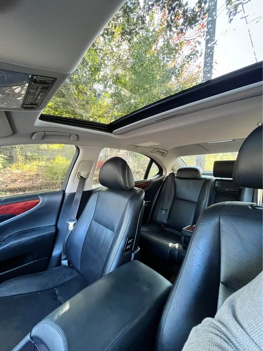 2008 Lexus LS 4th Gen - Image 10 of 13
