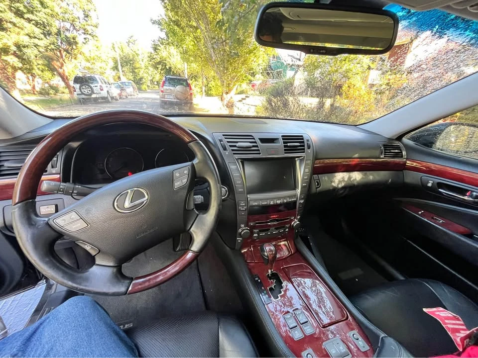 2008 Lexus LS 4th Gen - Image 7 of 13