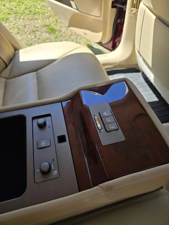 2008 Lexus LS 4th Gen - Image 14 of 20