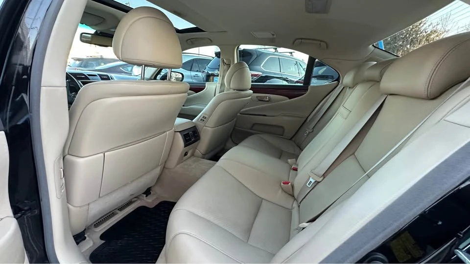 2008 Lexus LS 4th Gen - Image 9 of 16