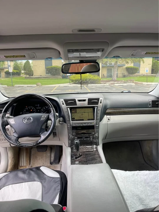 2008 Lexus LS 4th Gen - Image 6 of 15
