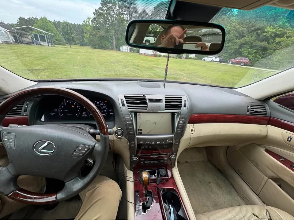 2008 Lexus LS 4th Gen - Image 12 of 17