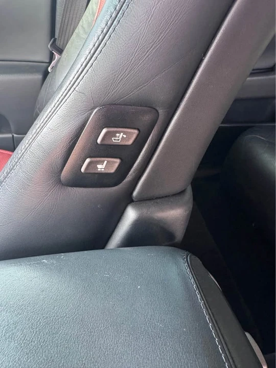 2008 Lexus LS 4th Gen - Image 13 of 16