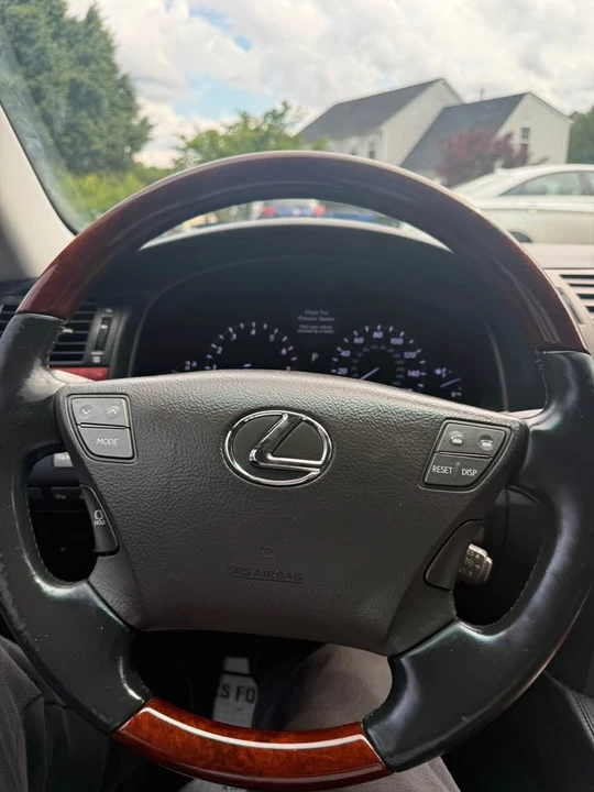 2008 Lexus LS 4th Gen - Image 12 of 21