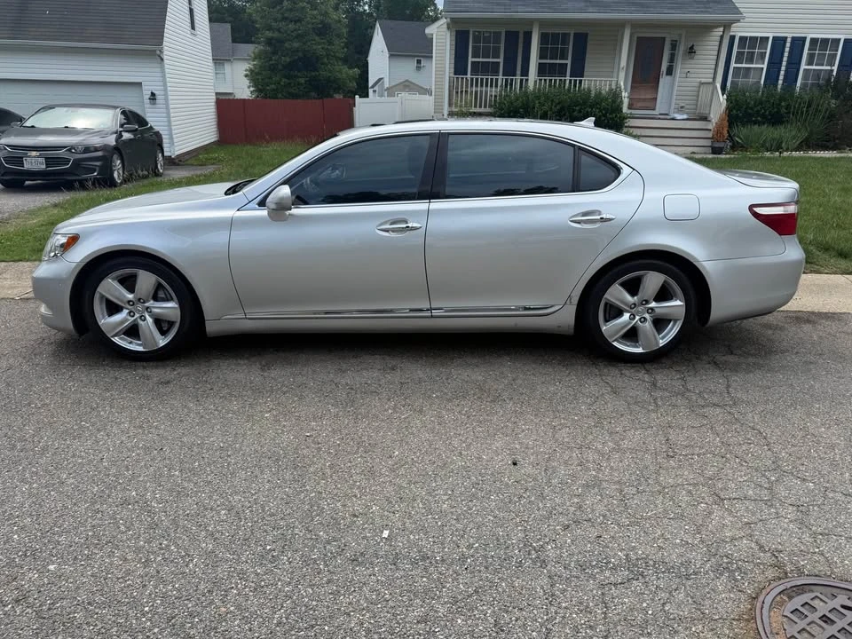 2008 Lexus LS 4th Gen - Image 19 of 21