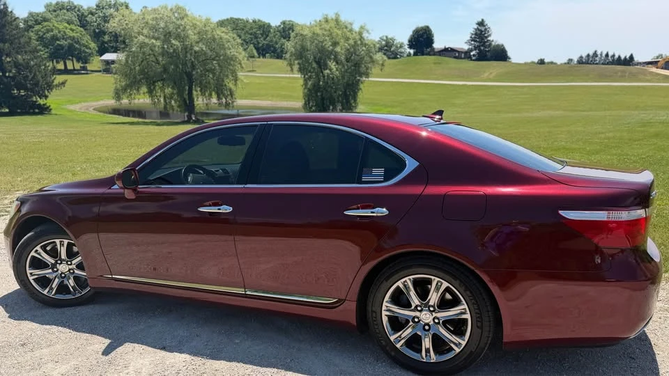 2008 Lexus LS 4th Gen - Image 11 of 20