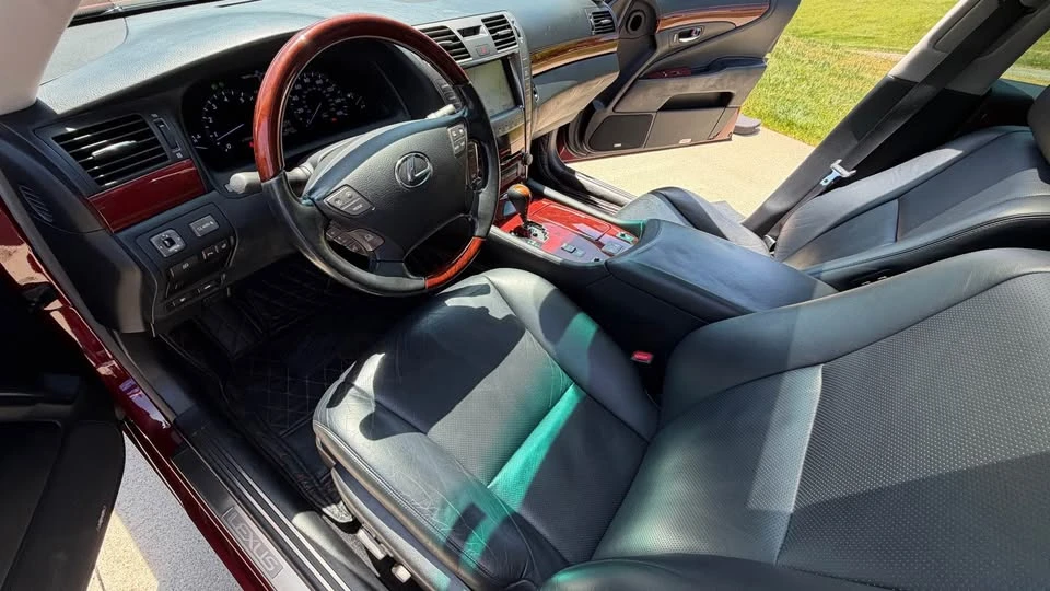 2008 Lexus LS 4th Gen - Image 14 of 20
