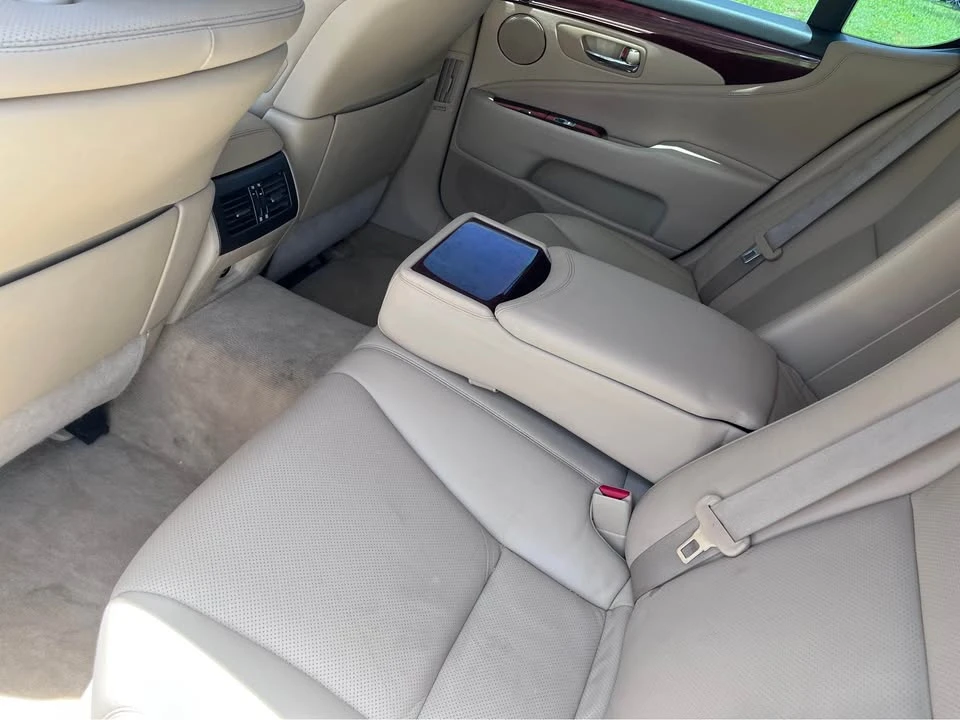 2008 Lexus LS 4th Gen - Image 9 of 12