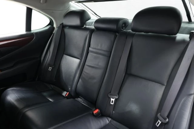 2008 Lexus LS 4th Gen - Image 3 of 12