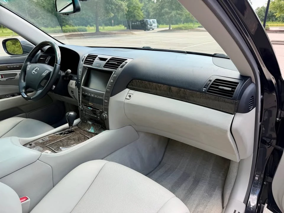 2008 Lexus LS 4th Gen - Image 18 of 18