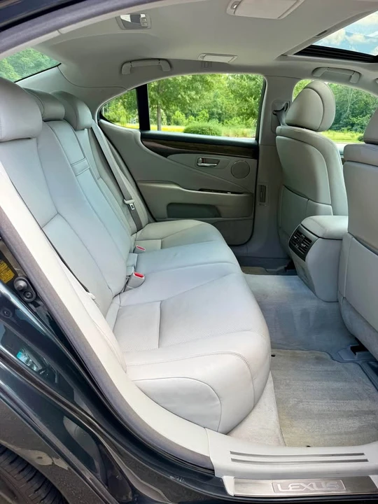 2008 Lexus LS 4th Gen - Image 15 of 18