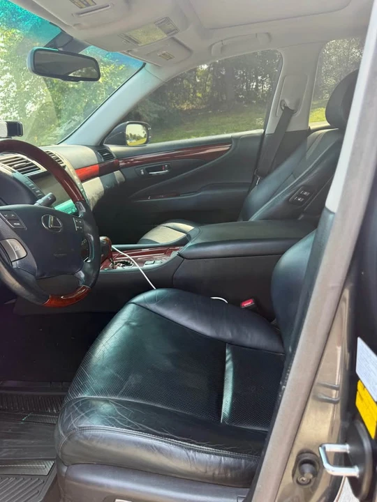 2008 Lexus LS 4th Gen - Image 4 of 7