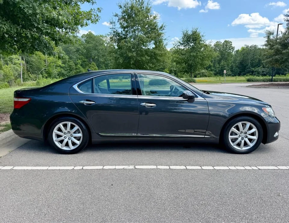 2008 Lexus LS 4th Gen - Image 4 of 18