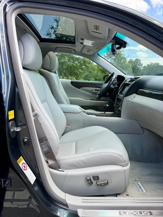 2008 Lexus LS 4th Gen - Image 17 of 18