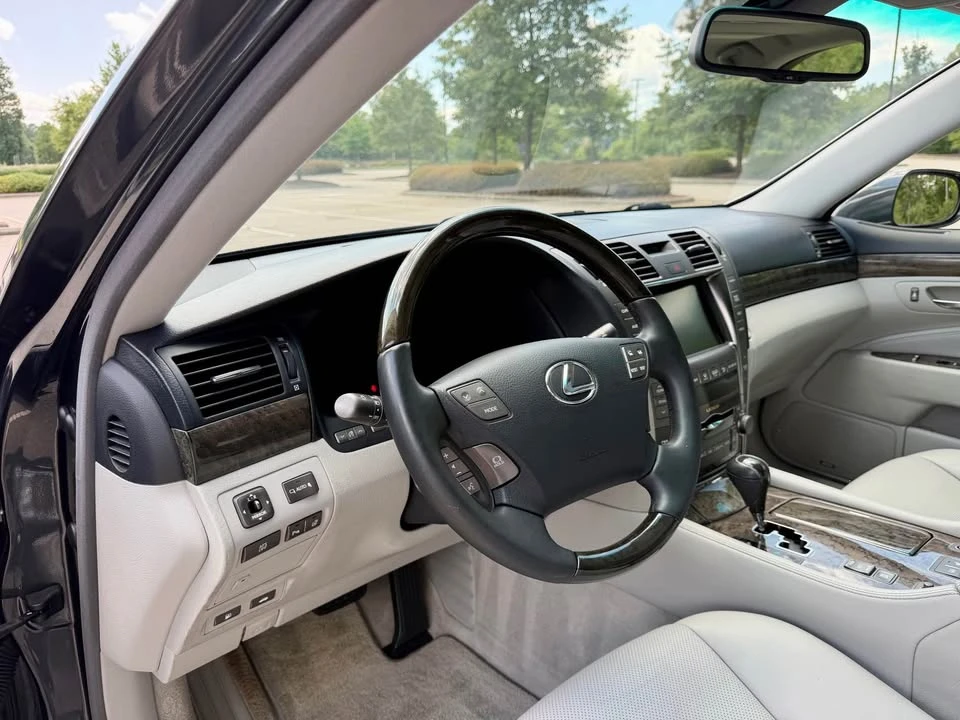 2008 Lexus LS 4th Gen - Image 9 of 18
