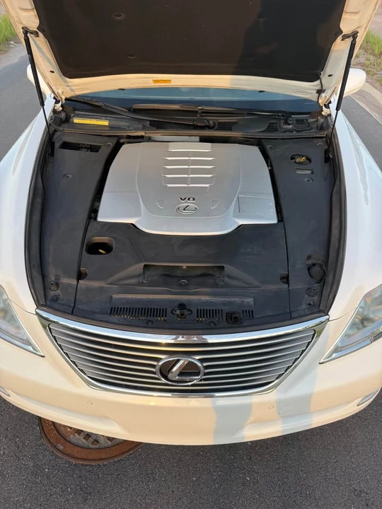 2008 Lexus LS 4th Gen - Image 12 of 19