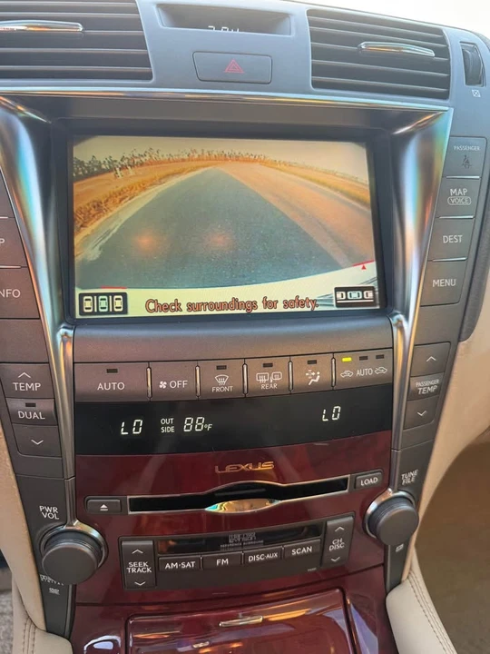 2008 Lexus LS 4th Gen - Image 16 of 19