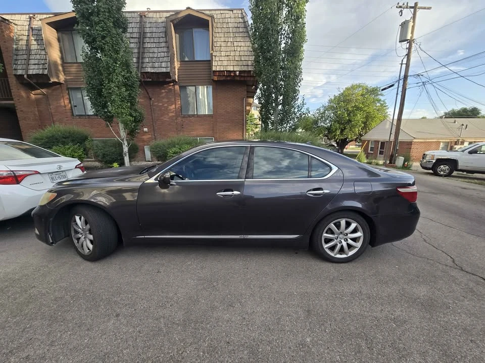 2008 Lexus LS 4th Gen - Image 5 of 8