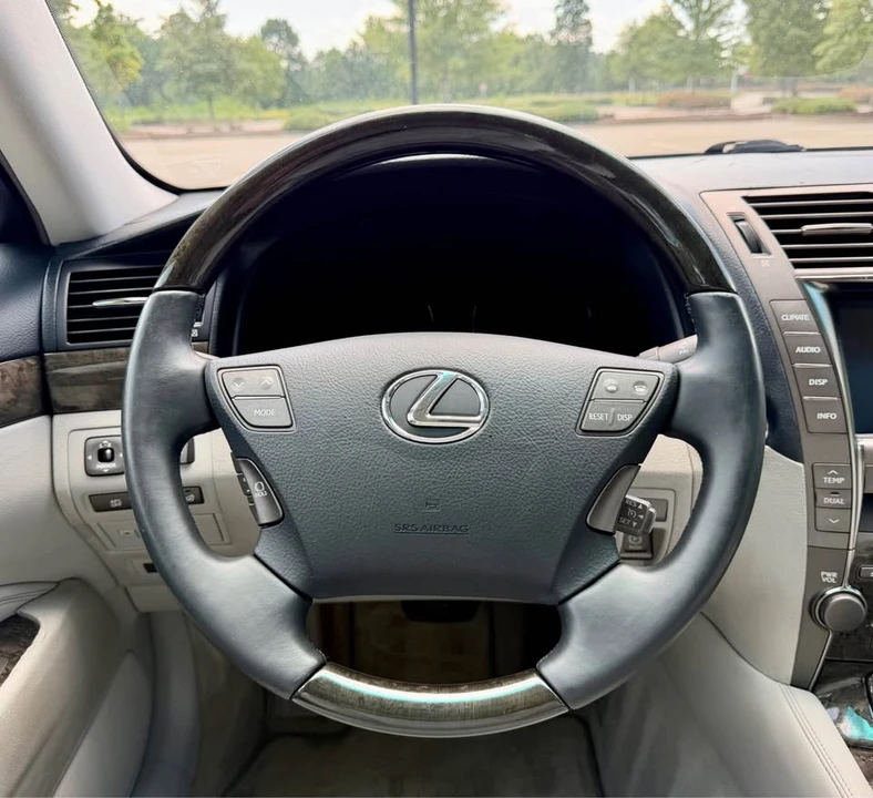 2008 Lexus LS 4th Gen - Image 14 of 18