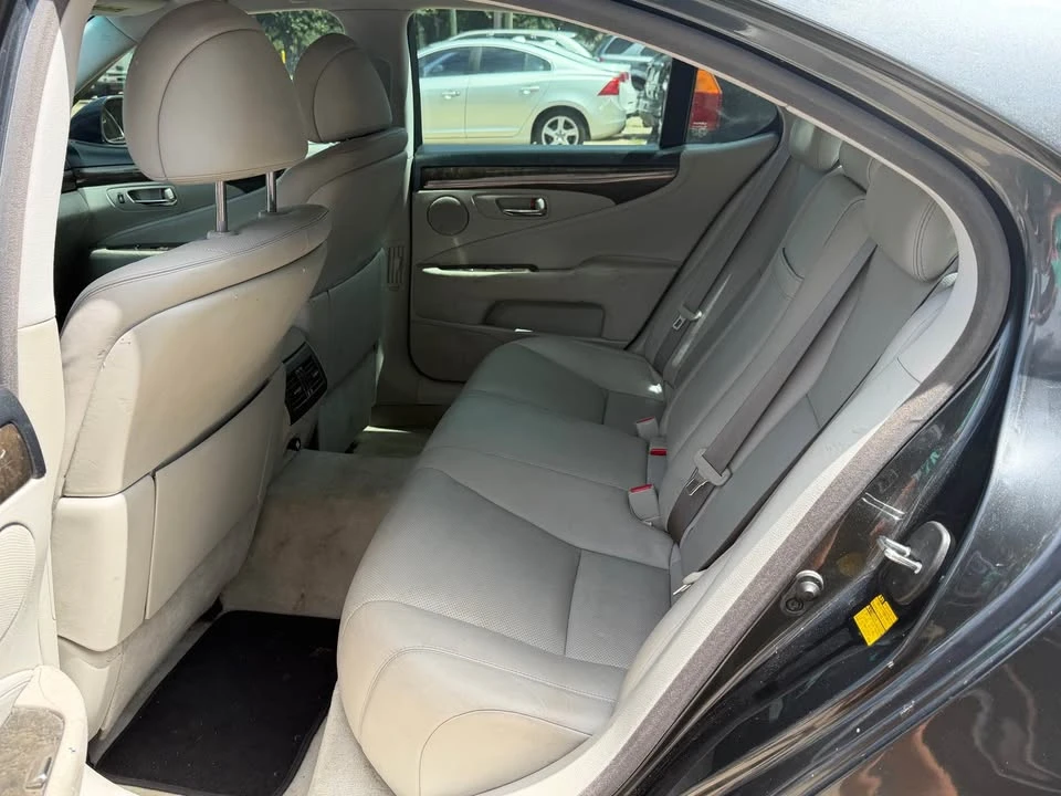 2008 Lexus LS 4th Gen - Image 9 of 11