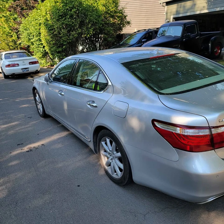 2008 Lexus LS 4th Gen - Image 4 of 14