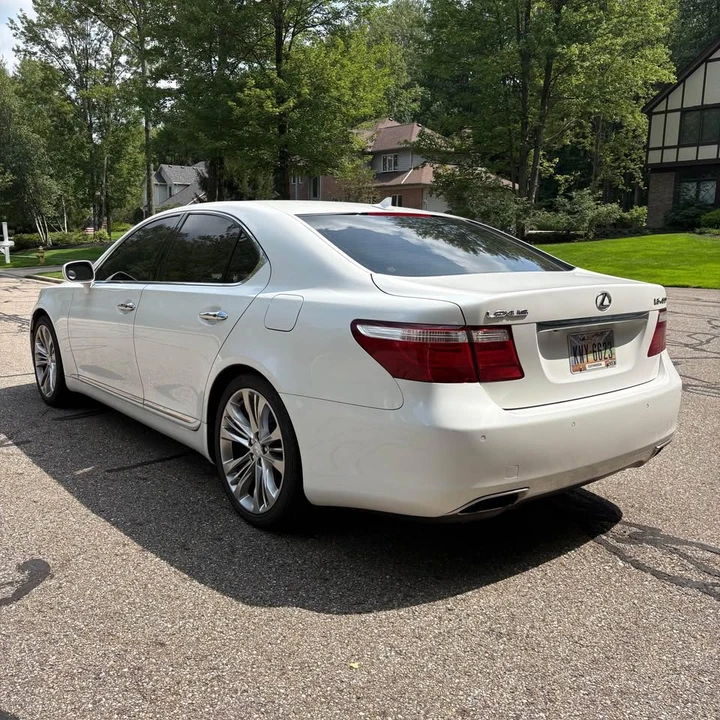2008 Lexus LS 4th Gen - Image 5 of 11
