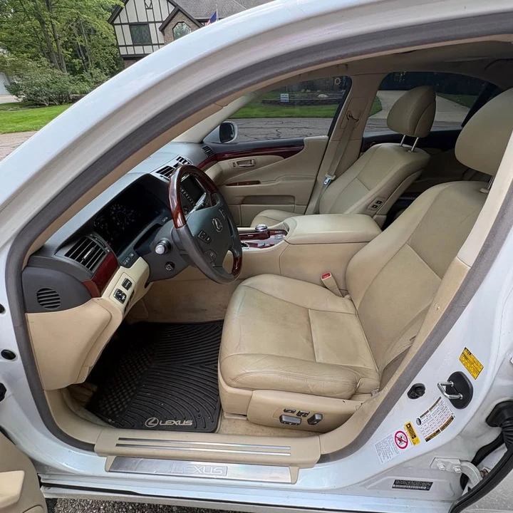 2008 Lexus LS 4th Gen - Image 9 of 11