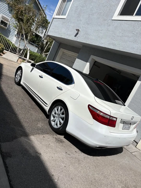 2008 Lexus LS 4th Gen - Image 4 of 7