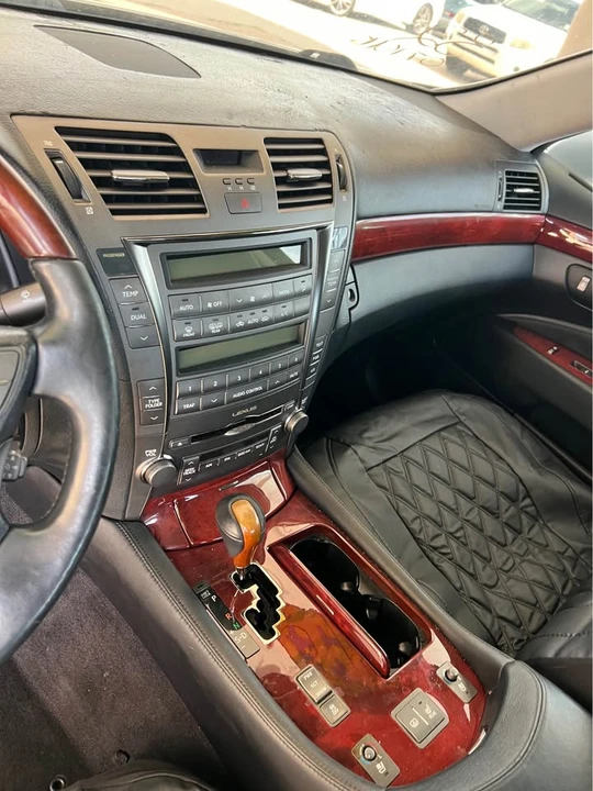 2008 Lexus LS 4th Gen - Image 15 of 17