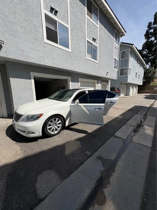 2008 Lexus LS 4th Gen - Image 5 of 7