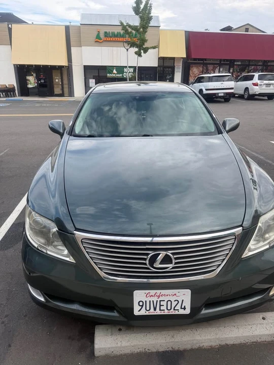 2008 Lexus LS 4th Gen - Image 5 of 12